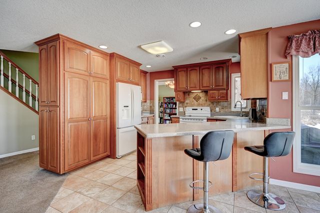 27180 Lakewood Drive NW, Isanti, MN 55040