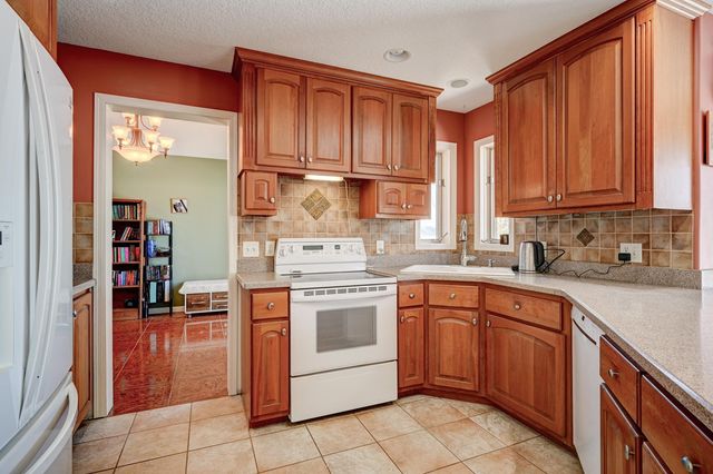 27180 Lakewood Drive NW, Isanti, MN 55040