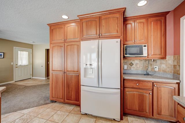 27180 Lakewood Drive NW, Isanti, MN 55040