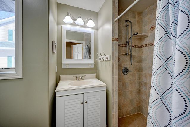 27180 Lakewood Drive NW, Isanti, MN 55040