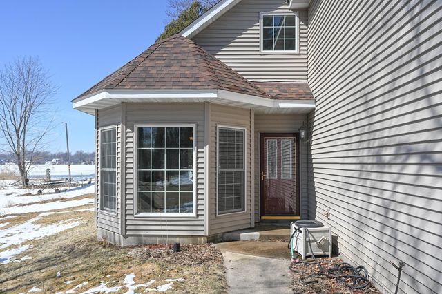 27180 Lakewood Drive NW, Isanti, MN 55040