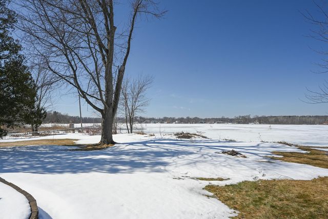 27180 Lakewood Drive NW, Isanti, MN 55040