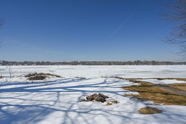 27180 Lakewood Drive NW, Isanti, MN 55040