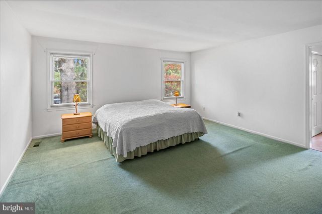 5 PINEWOOD COURT, West Windsor, NJ 08550