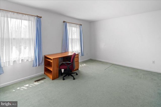 5 PINEWOOD COURT, West Windsor, NJ 08550