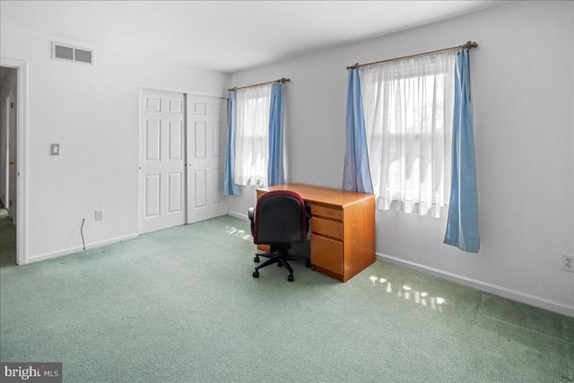 5 PINEWOOD COURT, West Windsor, NJ 08550