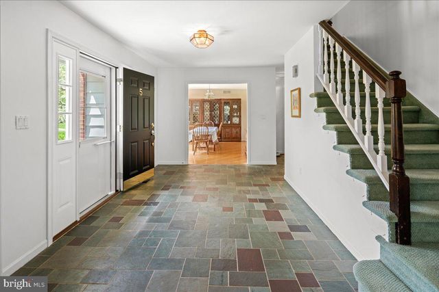 5 PINEWOOD COURT, West Windsor, NJ 08550