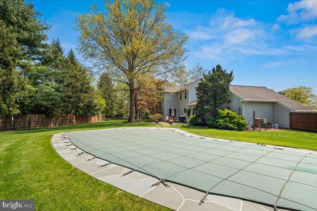 5 PINEWOOD COURT, West Windsor, NJ 08550