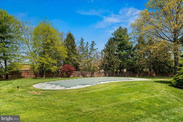 5 PINEWOOD COURT, West Windsor, NJ 08550