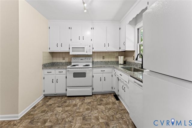 3020 Sand Hills Dr, Chester, VA 23831