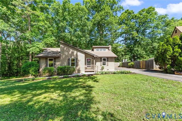 3020 Sand Hills Dr, Chester, VA 23831