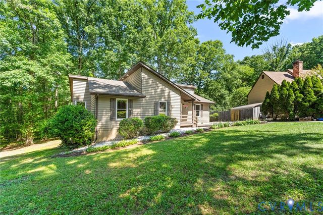 3020 Sand Hills Dr, Chester, VA 23831
