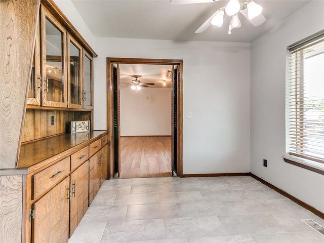 1813 Greenway Court, Yukon, OK 73099
