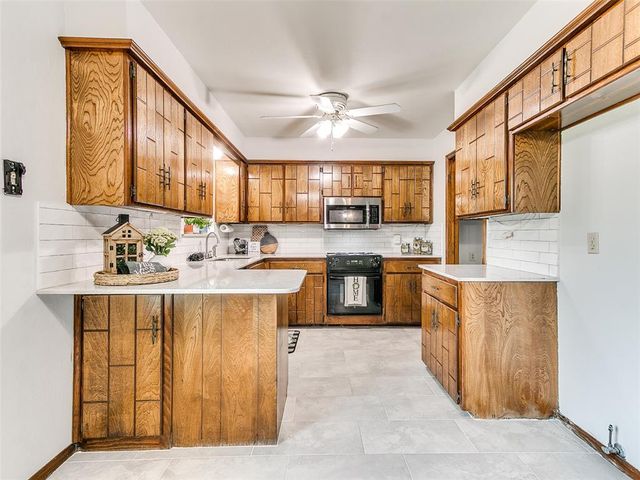 1813 Greenway Court, Yukon, OK 73099