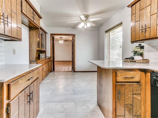 1813 Greenway Court, Yukon, OK 73099