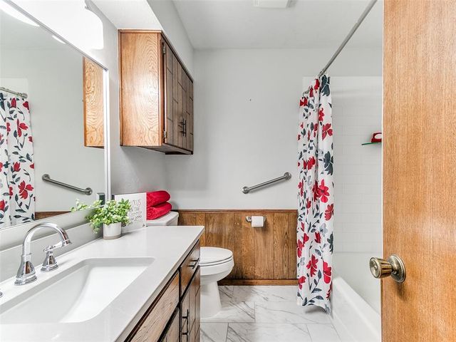 1813 Greenway Court, Yukon, OK 73099