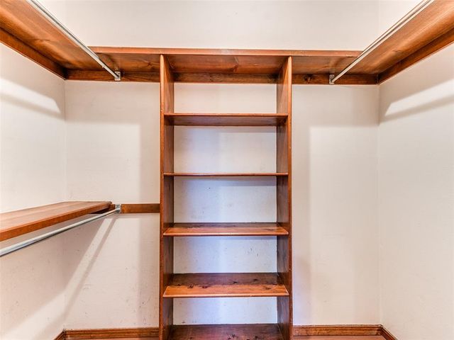 1813 Greenway Court, Yukon, OK 73099