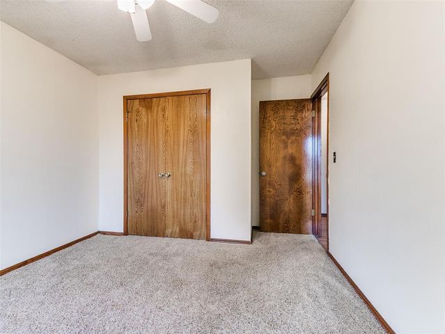 1813 Greenway Court, Yukon, OK 73099