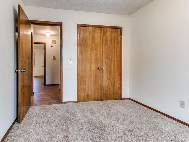 1813 Greenway Court, Yukon, OK 73099