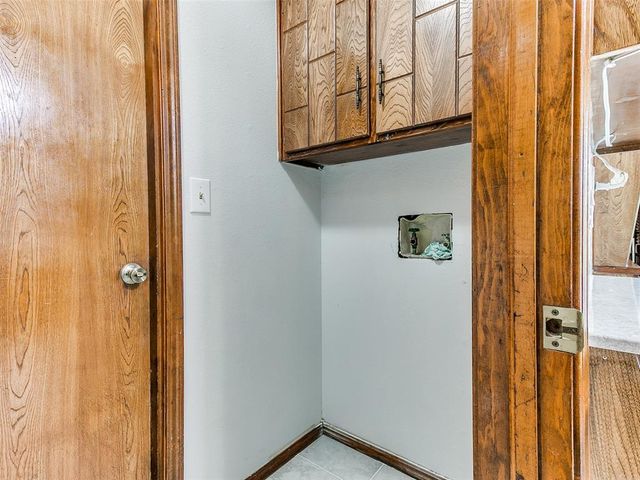 1813 Greenway Court, Yukon, OK 73099