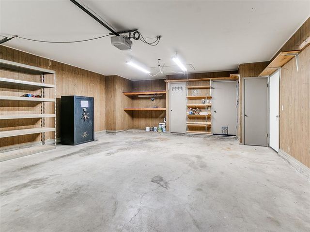 1813 Greenway Court, Yukon, OK 73099
