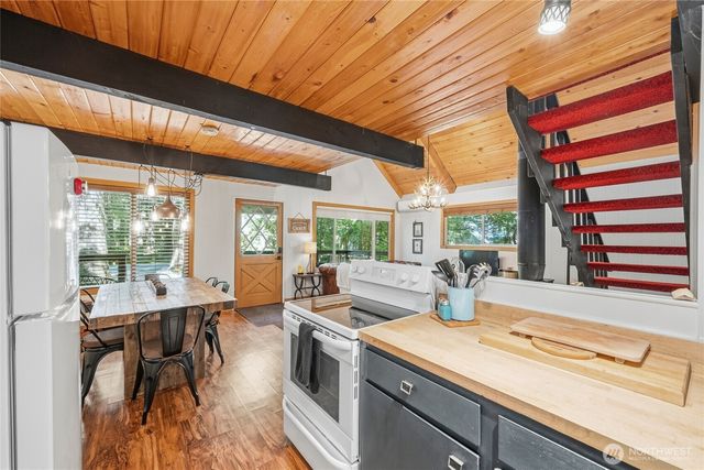 7125 Cougar Gap, Deming, WA 98244