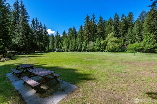 7125 Cougar Gap, Deming, WA 98244
