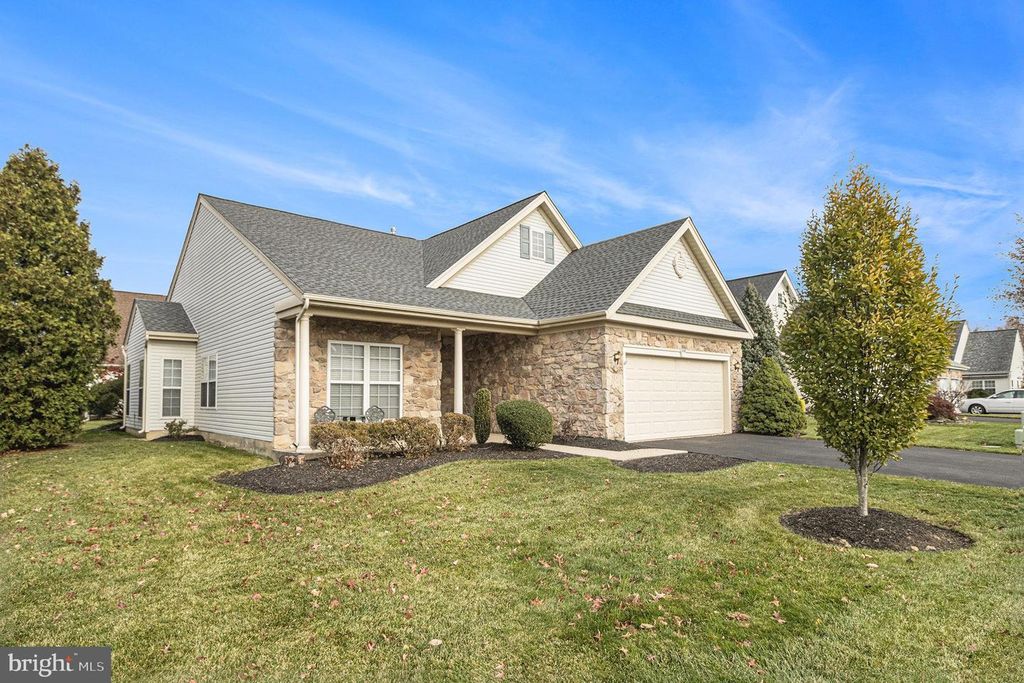 204 NEIGHBORS RD, Warrington, PA 18976
