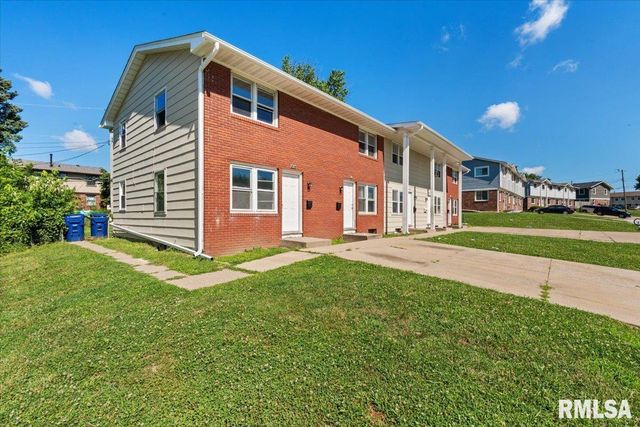 2704 MAGNOLIA Drive, Bettendorf, IA 52722