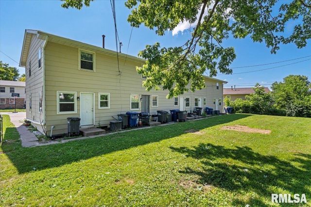 2704 MAGNOLIA Drive, Bettendorf, IA 52722