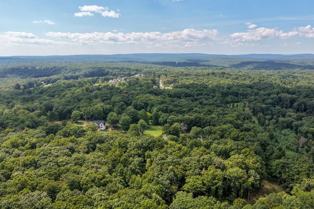 1817 Sawyer Farms Lane, Signal Mountain, TN 37377