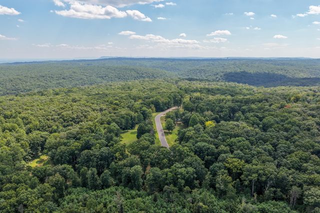 1817 Sawyer Farms Lane, Signal Mountain, TN 37377