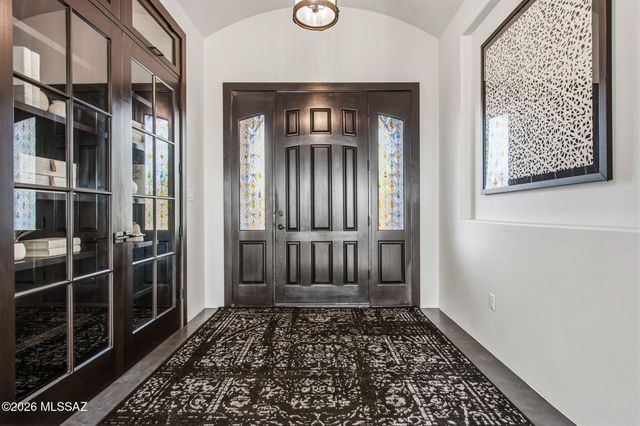 702 W Cresta Loma Drive, Tucson, AZ 85704