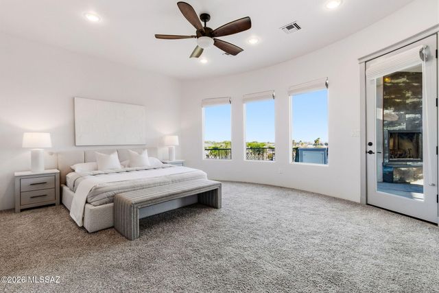702 W Cresta Loma Drive, Tucson, AZ 85704