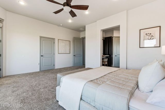 702 W Cresta Loma Drive, Tucson, AZ 85704