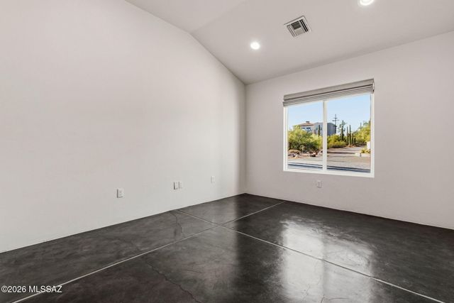 702 W Cresta Loma Drive, Tucson, AZ 85704