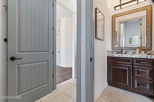702 W Cresta Loma Drive, Tucson, AZ 85704