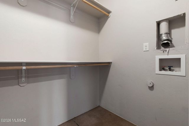 702 W Cresta Loma Drive, Tucson, AZ 85704