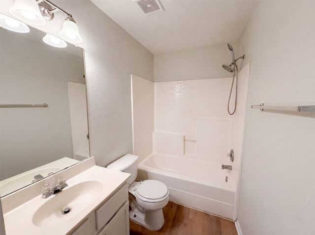 2026 Cardinal Lane, Lewisville, TX 75077