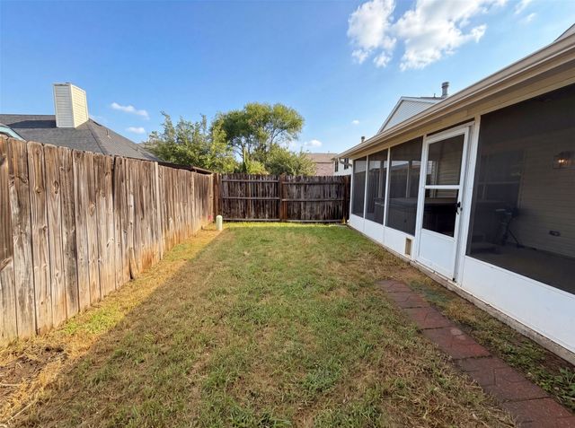 2026 Cardinal Lane, Lewisville, TX 75077
