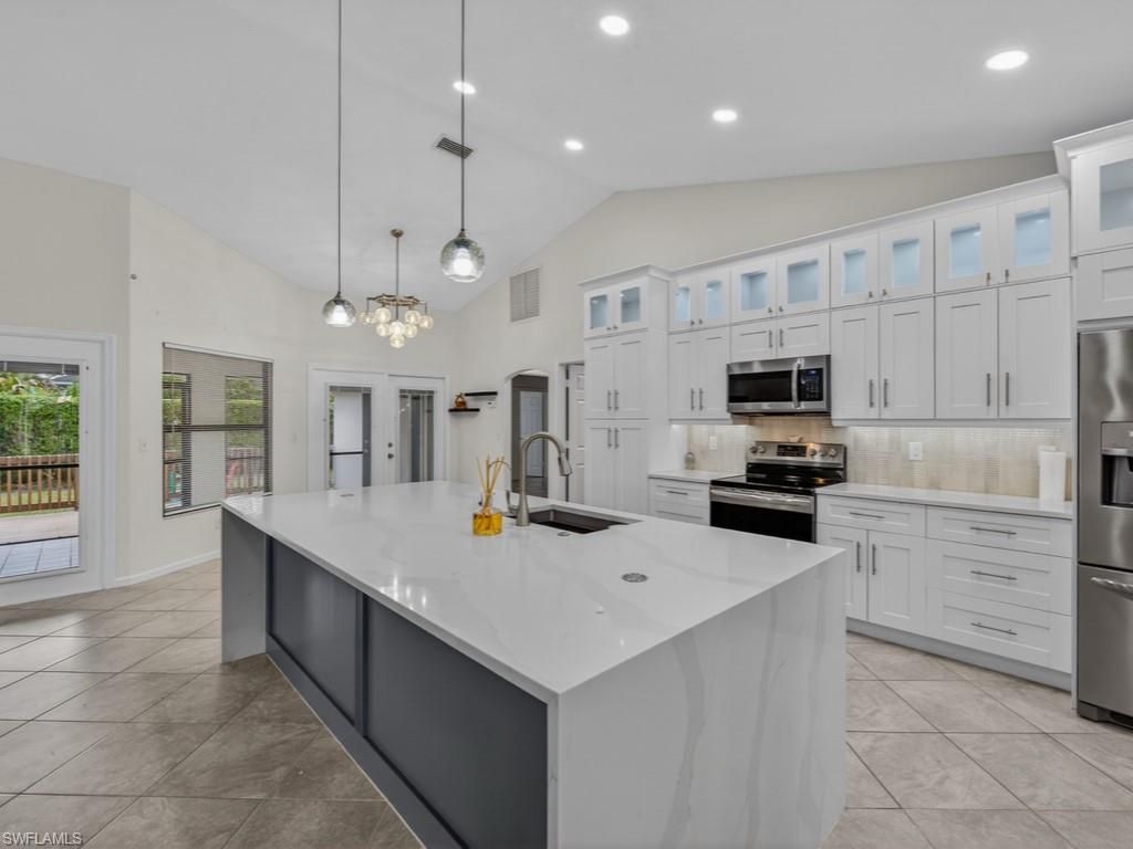 2264 Outrigger LN, NAPLES, FL 34104 — photo 2