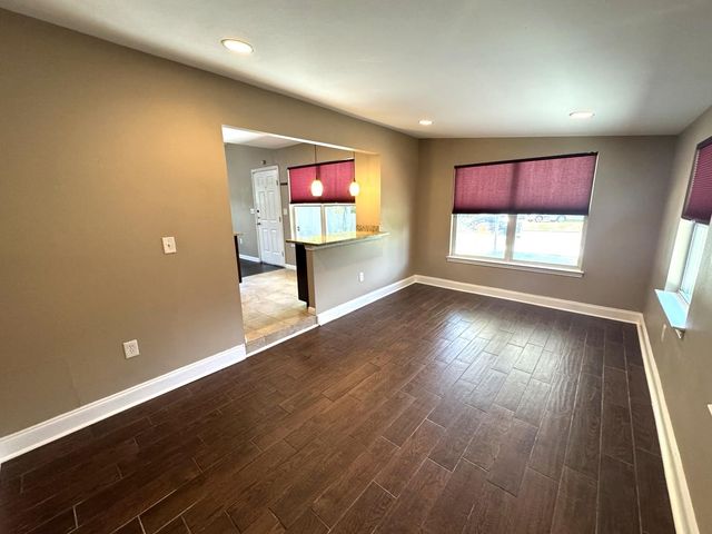5410 Downs DR, Austin, TX 78721