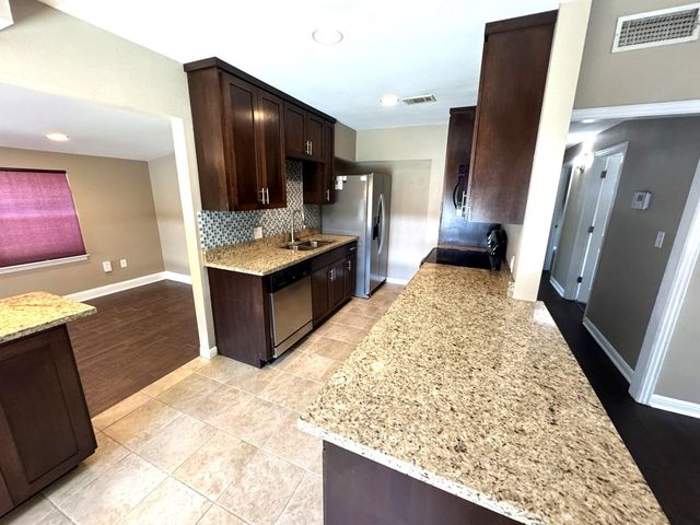 5410 Downs DR, Austin, TX 78721