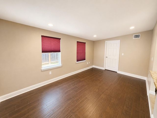 5410 Downs DR, Austin, TX 78721