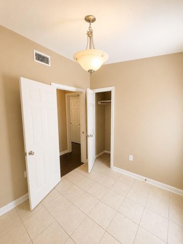 5410 Downs DR, Austin, TX 78721