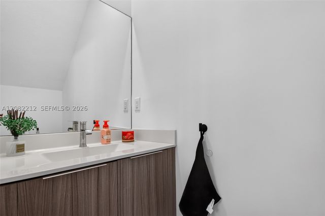 4915 NW 83rd Path 4915, Doral, FL 33166