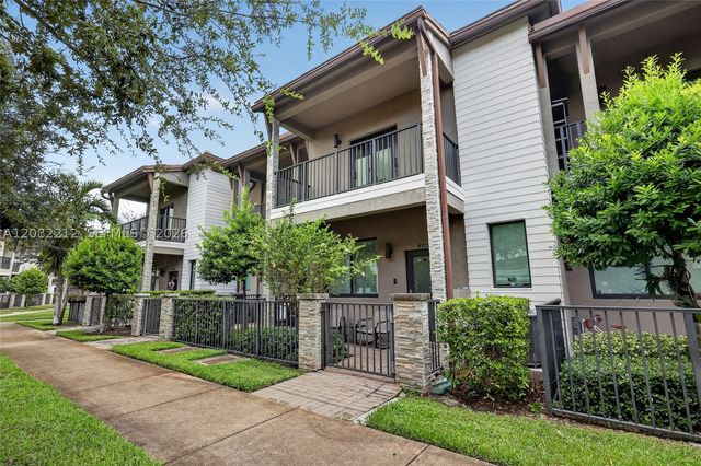 4915 NW 83rd Path 4915, Doral, FL 33166