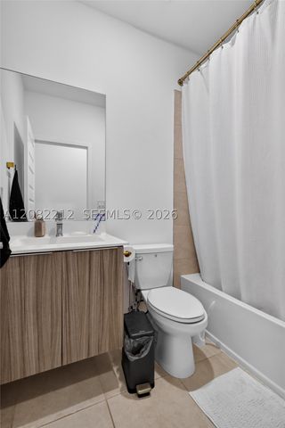 4915 NW 83rd Path 4915, Doral, FL 33166