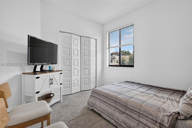 4915 NW 83rd Path 4915, Doral, FL 33166