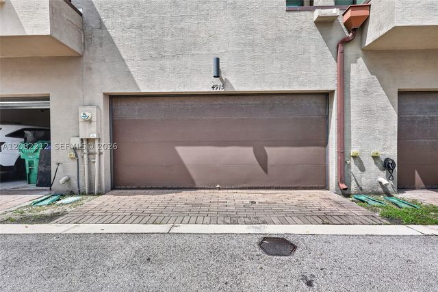4915 NW 83rd Path 4915, Doral, FL 33166